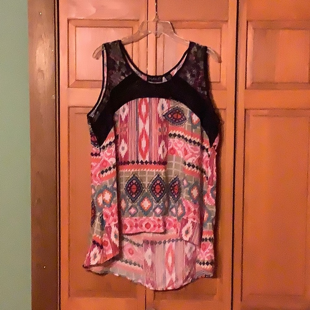 Lola P. sleeveless blouse. Great condition, size xl